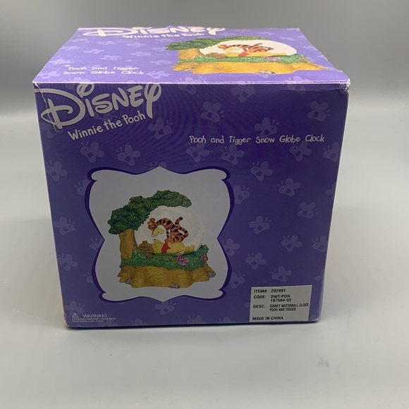 Disney's Winnie the Pooh & Tigger Glitter Snow Globe Clock Rumbly Tumbly Friends - Picture 9 of 11
